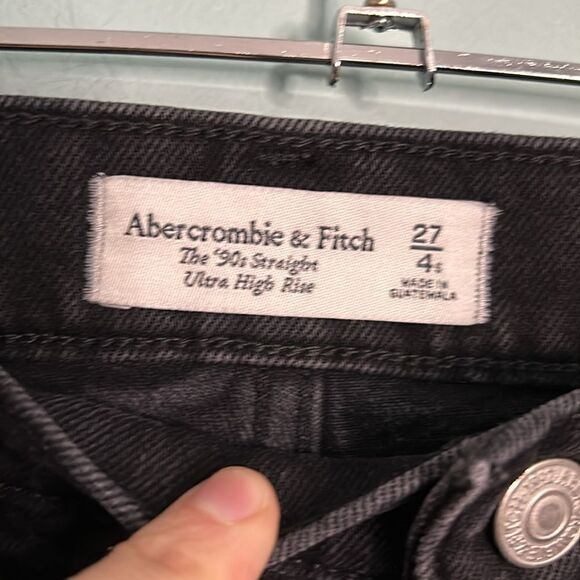 Abercrombie The 90s Straight Ultra High Rise Short - Picture 6 of 10